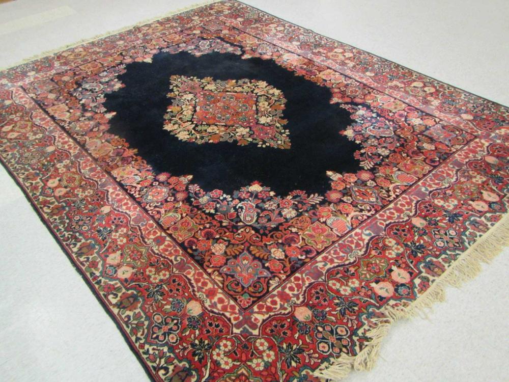 SEMI-ANTIQUE PERSIAN SAROUK CARPET,