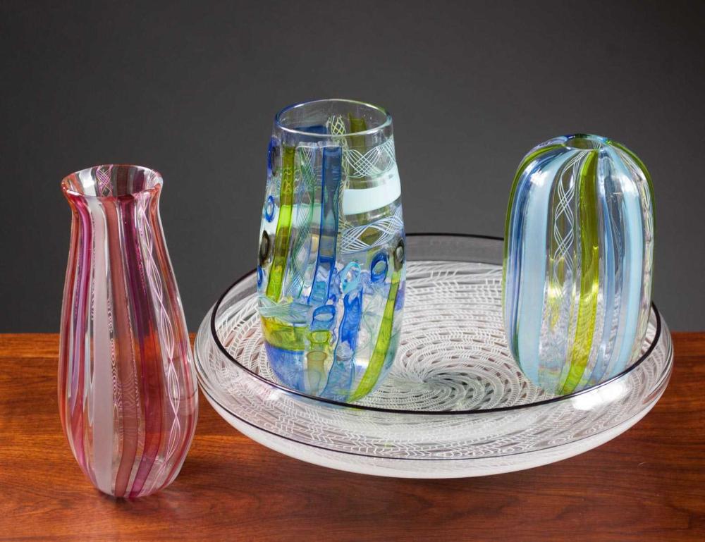 FOUR CONTEMPORARY ART GLASS VESSELS  31579e