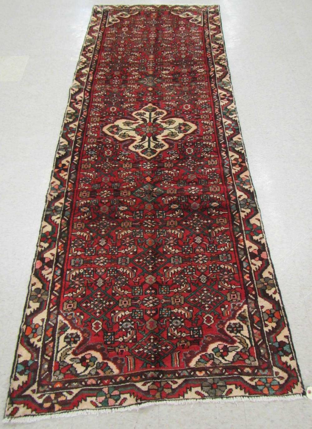 HAND KNOTTED PERSIAN AREA RUG  3158a3