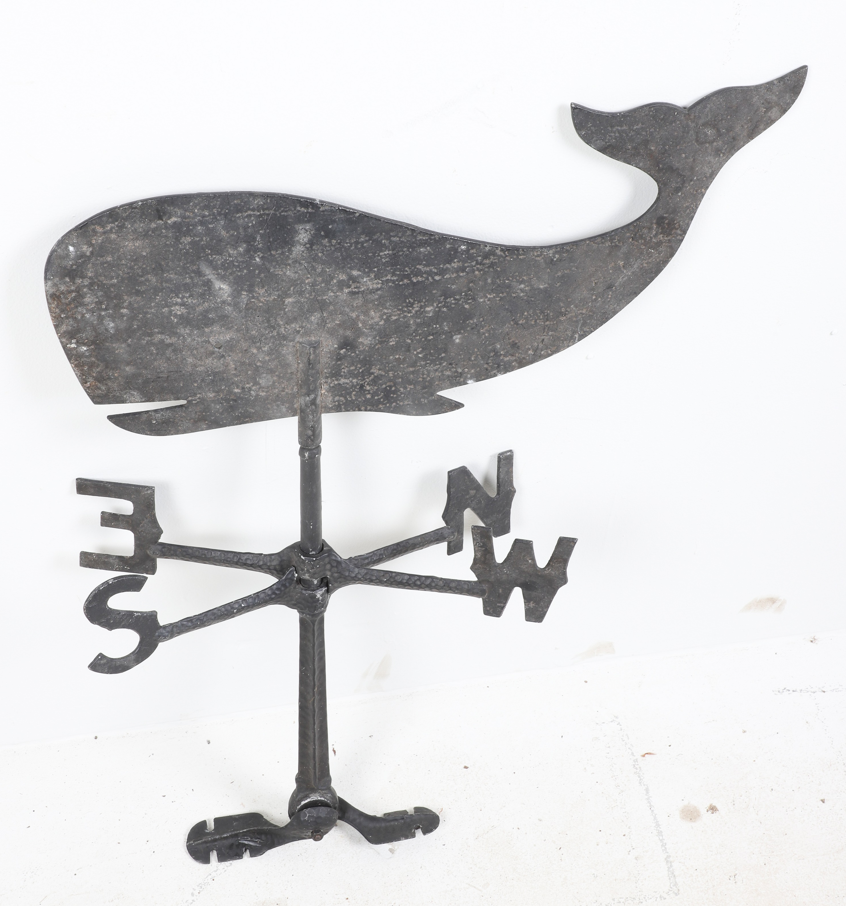 Black painted cast aluminum whale 31803a