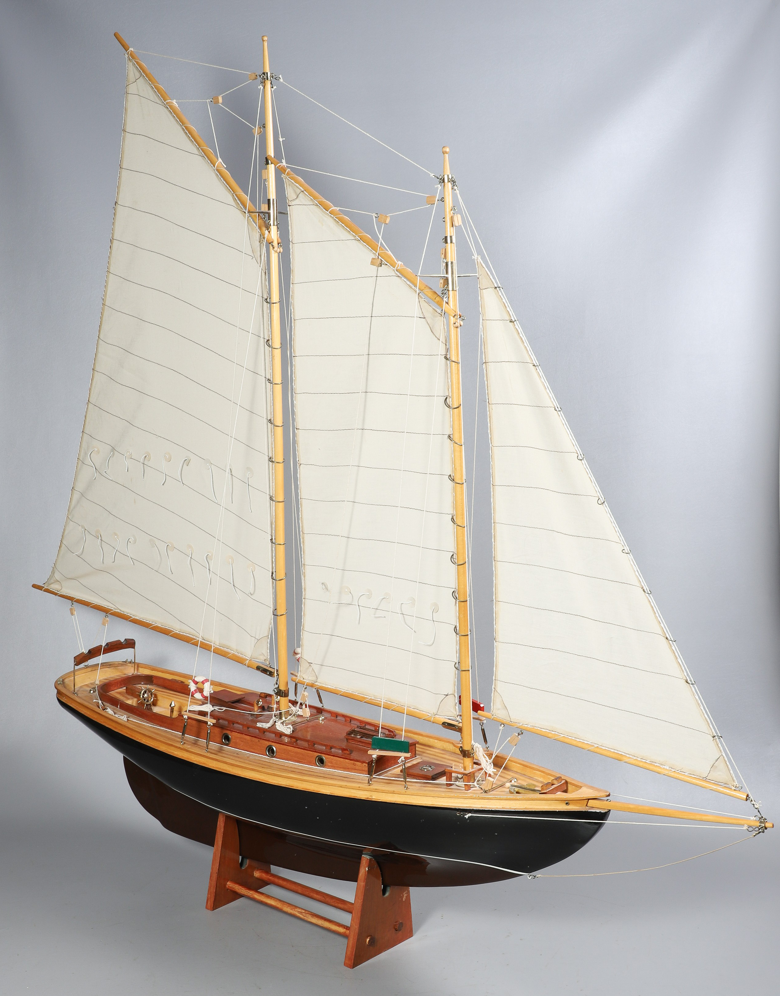 Large yacht model gaff rigged 318056