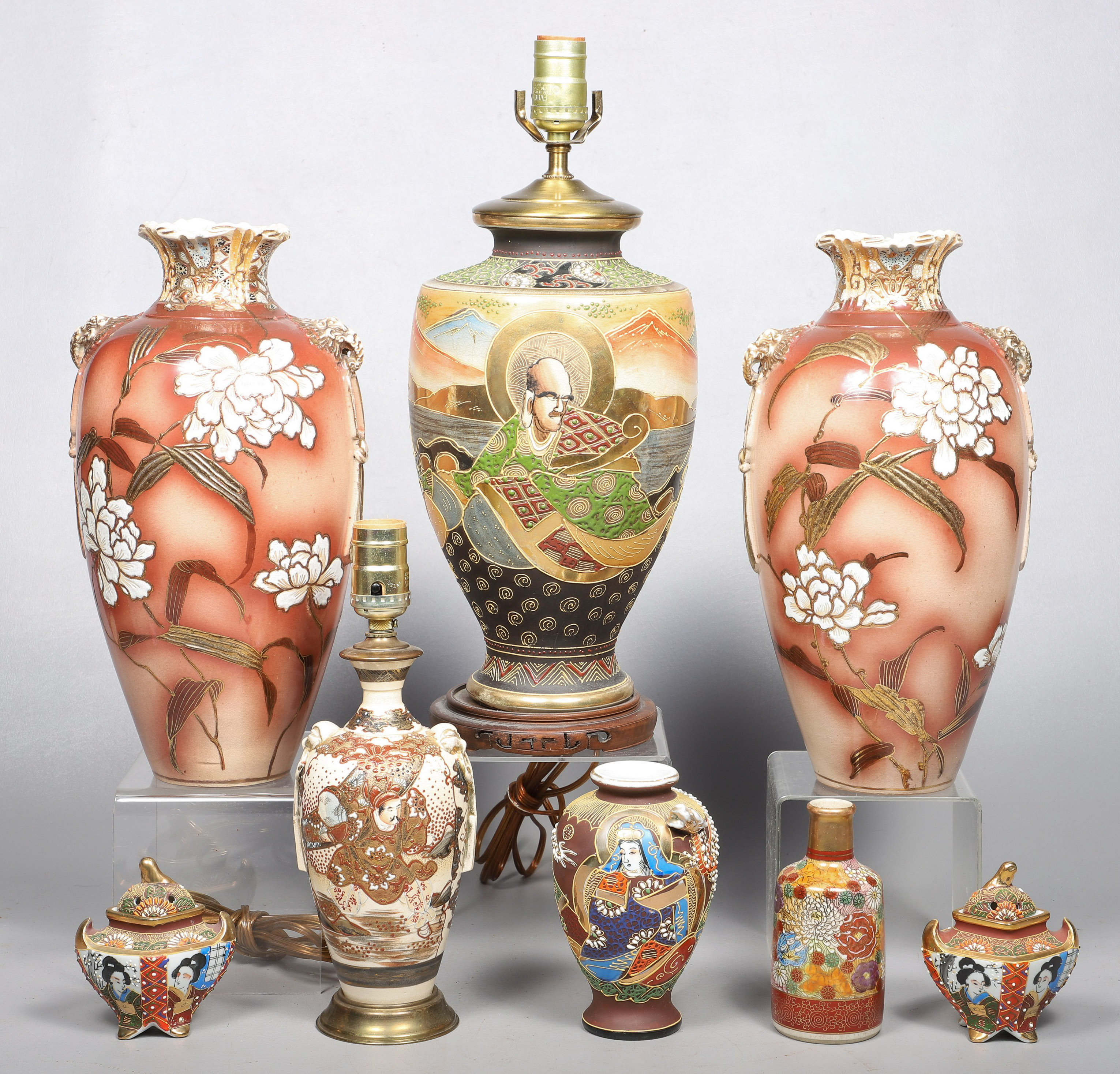 (8) Satsuma vases and vessels to