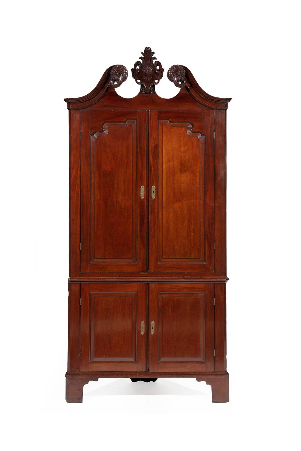 PHILADELPHIA CARVED MAHOGANY CORNER 31813c