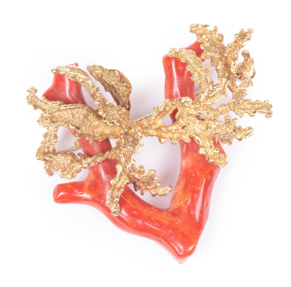 18 KT YELLOW GOLD AND CORAL PIN18 31820e