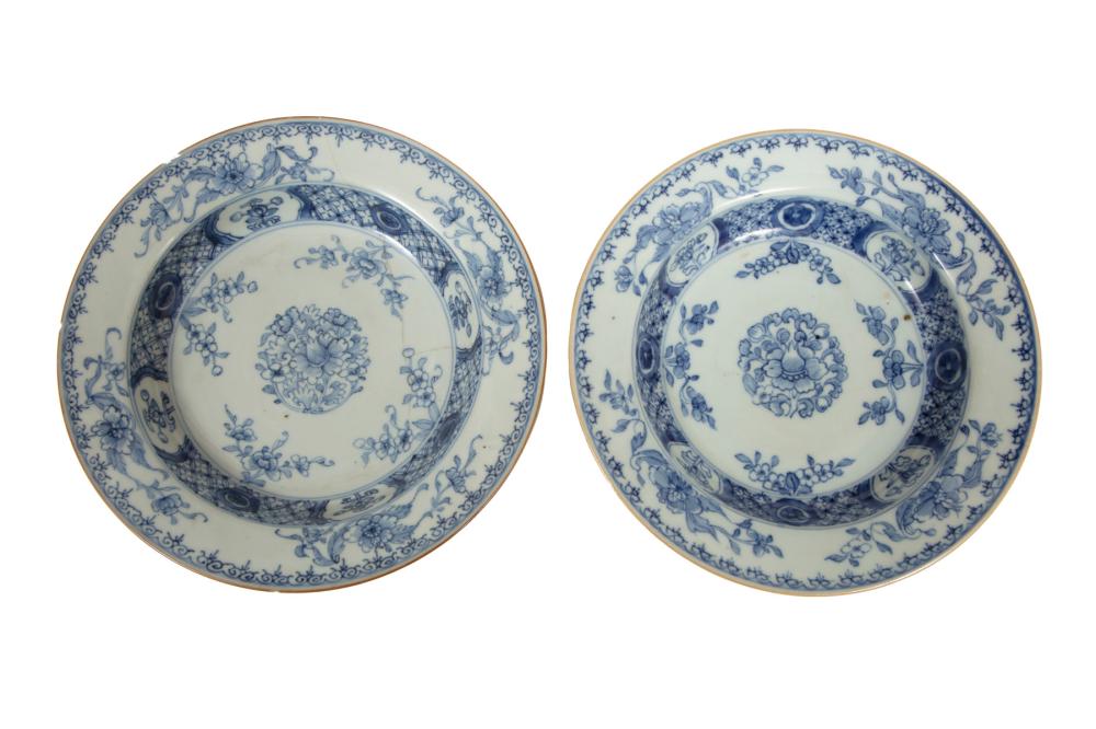 CHINESE EXPORT BLUE AND WHITE PORCELAIN 318252