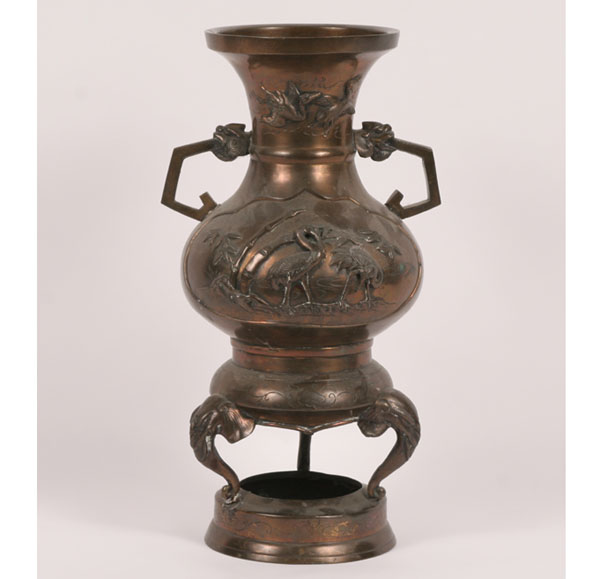 Asian bronze vase with one scene 4f377