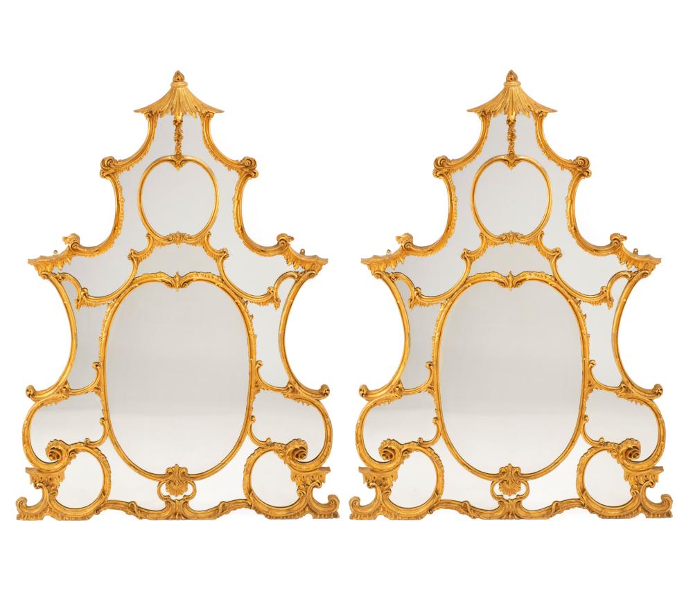 PAIR OF CHIPPENDALE STYLE CARVED 3183e2