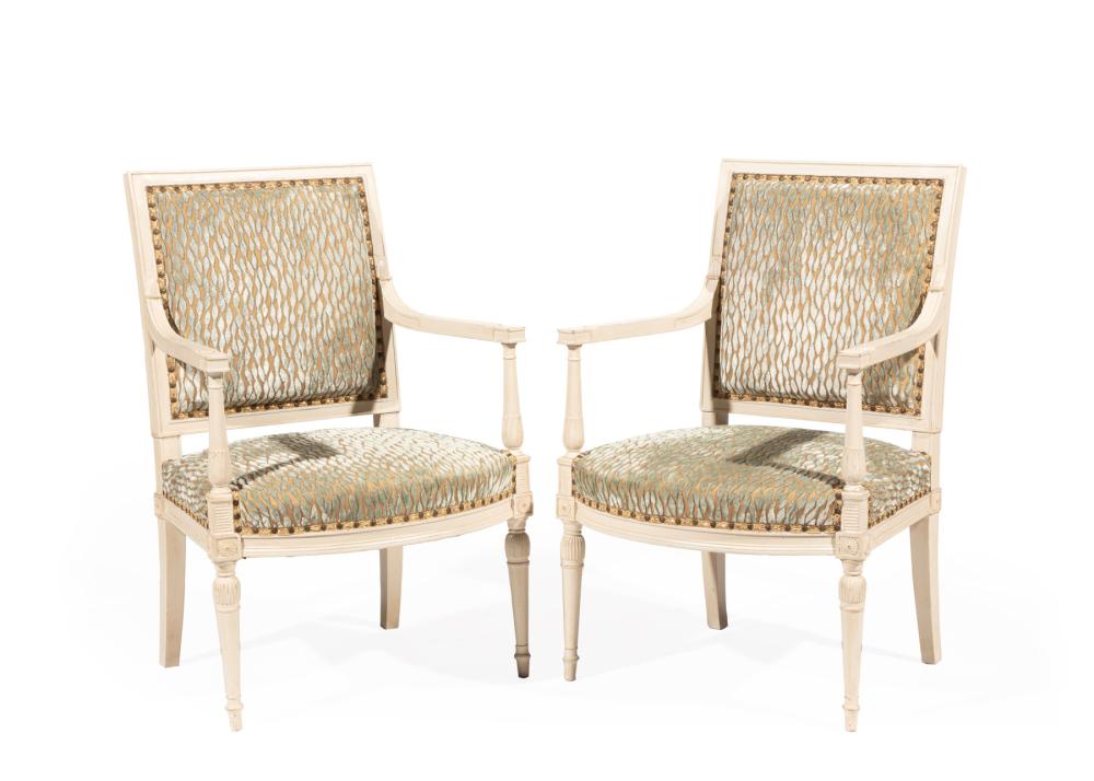 PAIR OF DIRECTOIRE-STYLE CREME