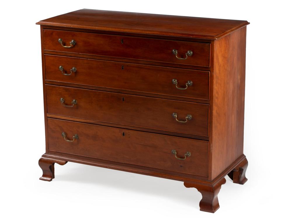 GEORGE III MAHOGANY CHEST OF DRAWERSGeorge