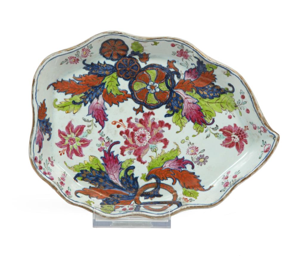 CHINESE EXPORT FAMILLE ROSE LEAF SHAPED 3185de