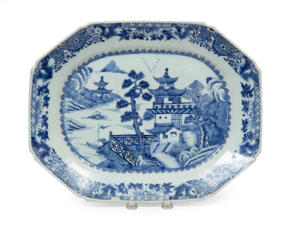 CHINESE EXPORT PORCELAIN OCTAGONAL