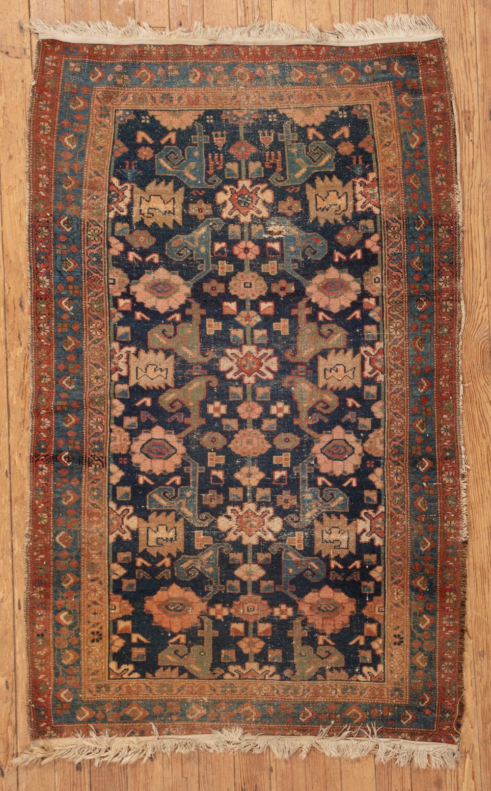 ANTIQUE PERSIAN RUGAntique Persian 31860d
