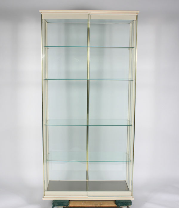 Modern showcase four glass sides  4f3e4