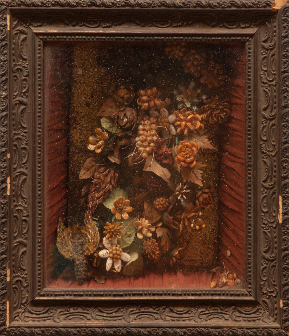 SHADOWBOX WITH FISH SCALE FLOWER 31878e