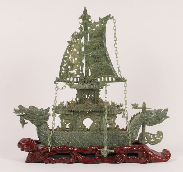 Large carved jade green dragon 4f417