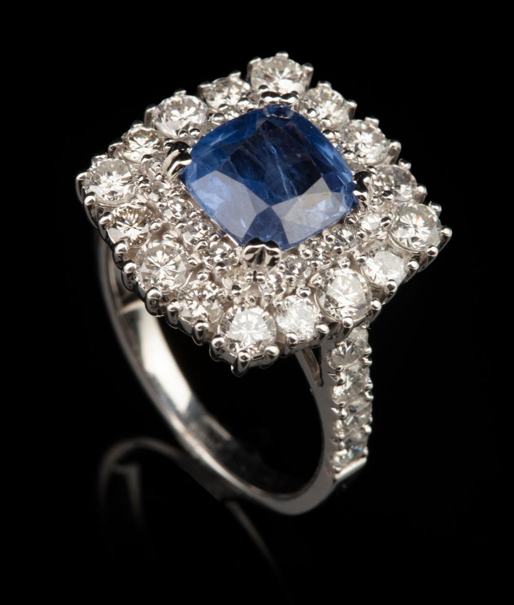 18 KT WHITE GOLD SAPPHIRE AND 318b48