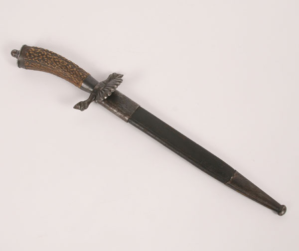 European belt dagger; stag horn