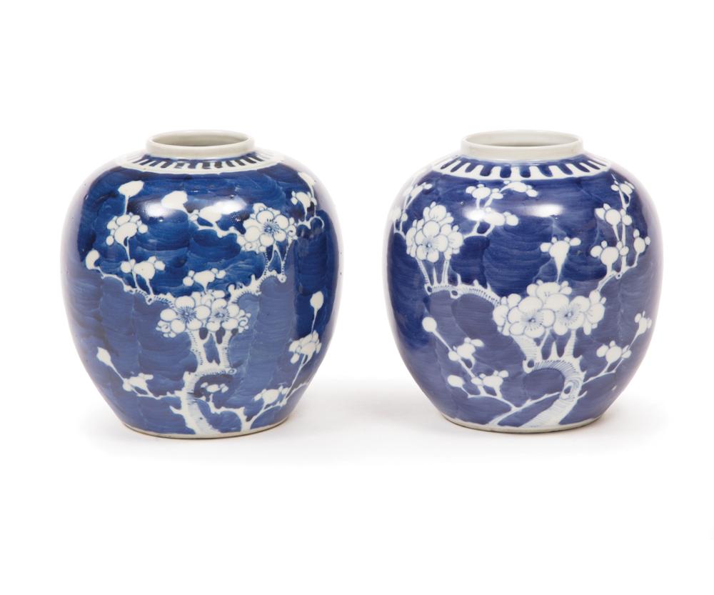 CHINESE EXPORT BLUE AND WHITE PORCELAIN 318eac