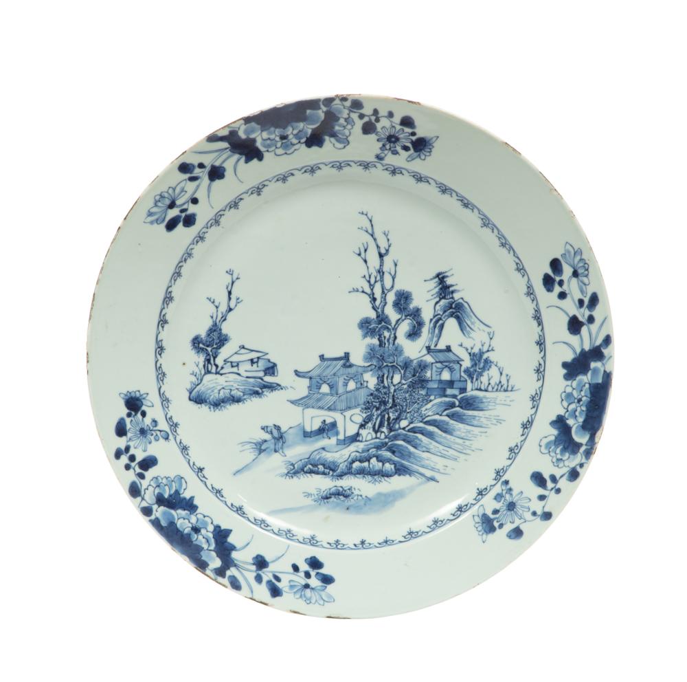 CHINESE EXPORT BLUE AND WHITE PORCELAIN 318ef3