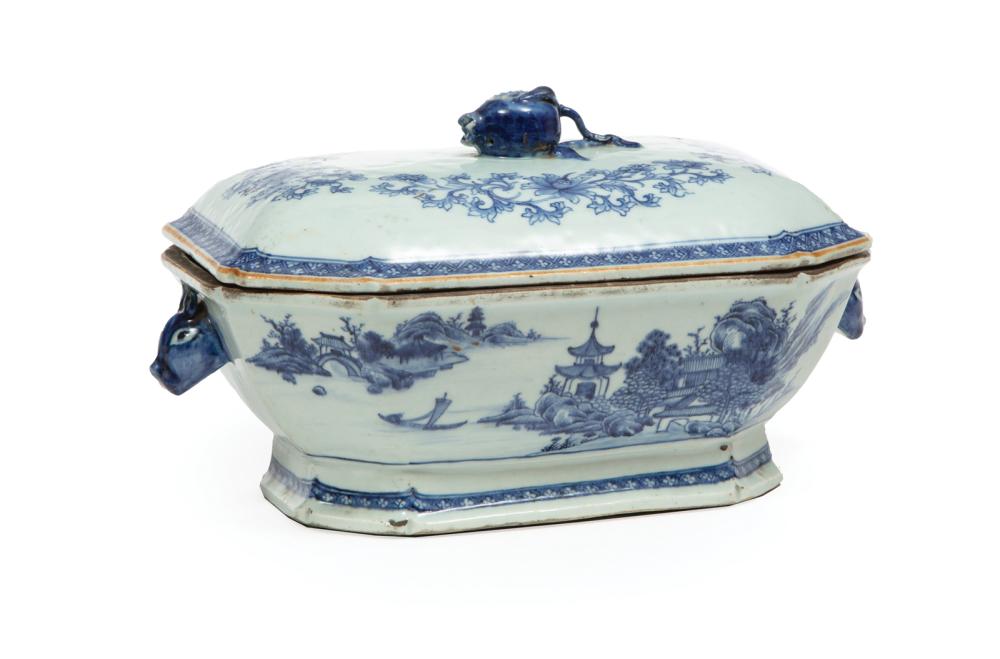 CHINESE EXPORT PORCELAIN COVER AND TUREENChinese