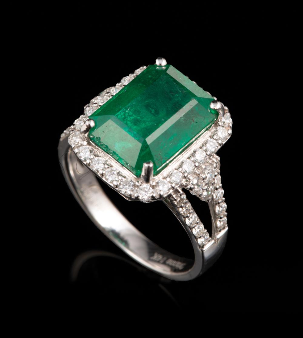 14 KT WHITE GOLD EMERALD AND 318f27