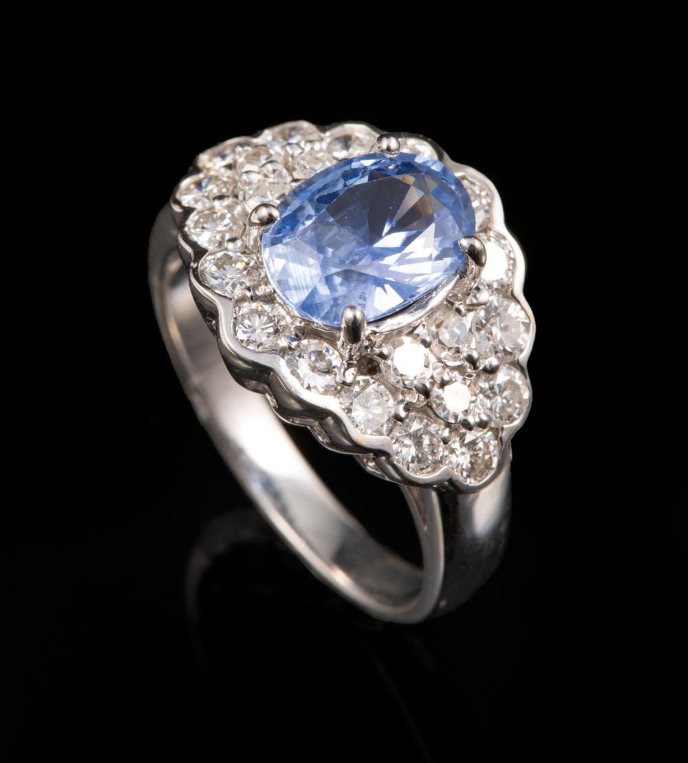 18 KT WHITE GOLD SAPPHIRE AND 318f31