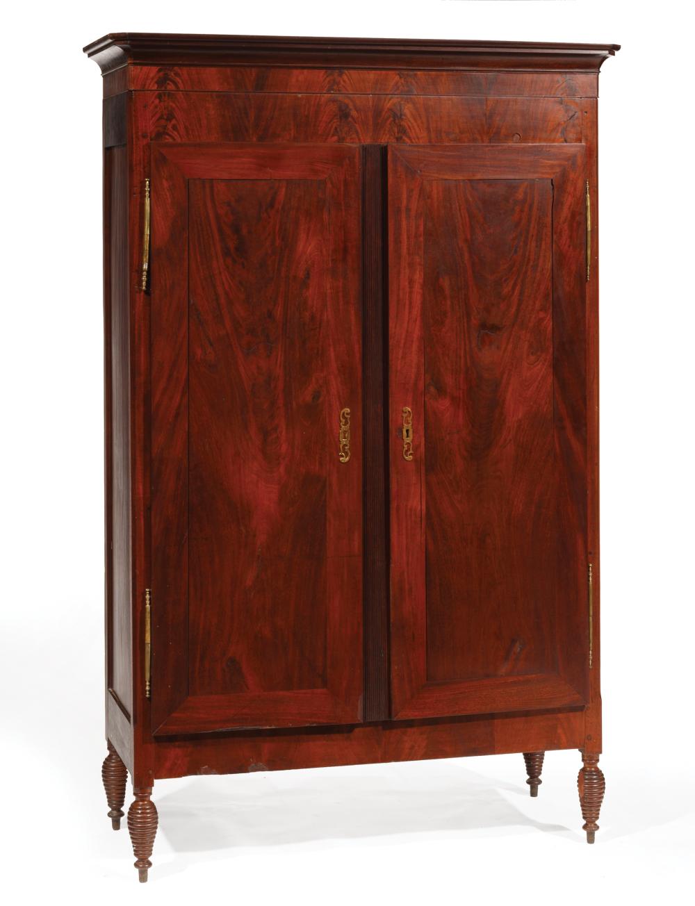 AMERICAN CLASSICAL MAHOGANY ARMOIREAmerican