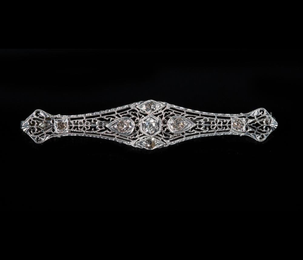 ART DECO WHITE GOLD FILIGREE AND 319054