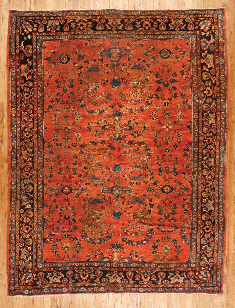 ANTIQUE PERSIAN MAHAL CARPETAntique