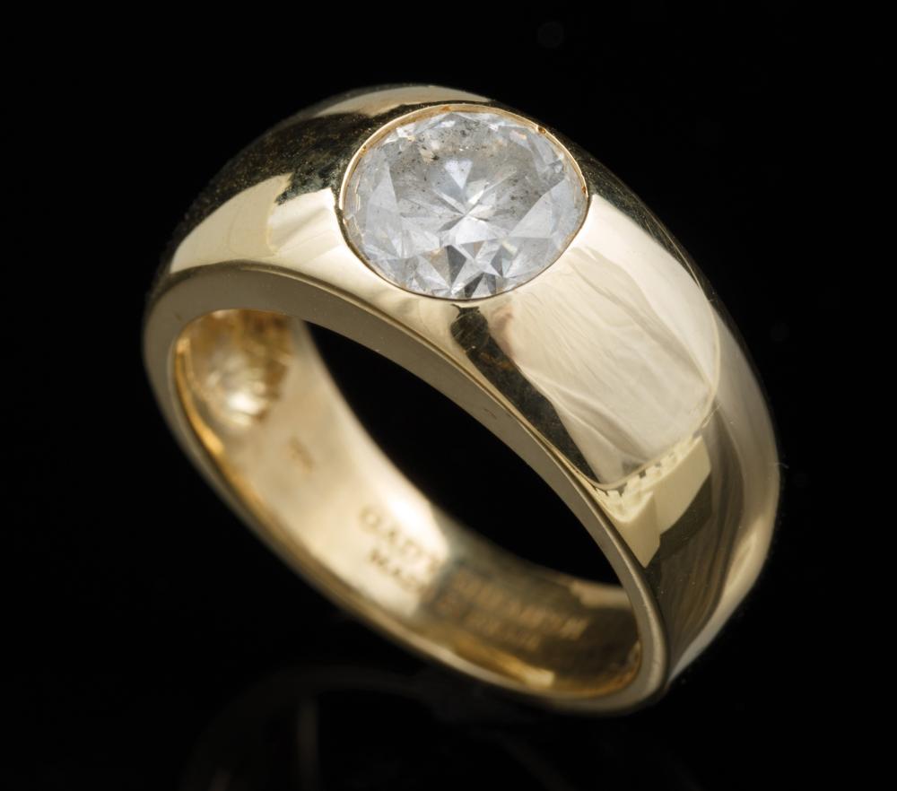 18 KT. YELLOW GOLD AND DIAMOND RING18