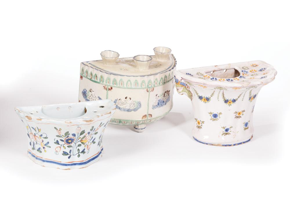 THREE CONTINENTAL FAIENCE DEMILUNE 319570