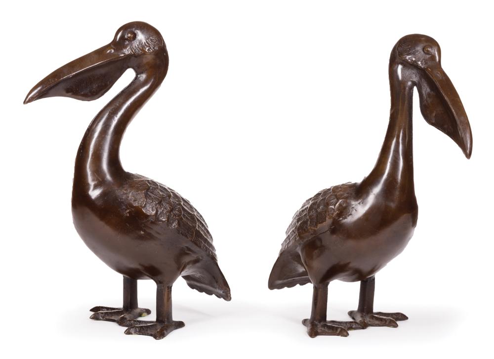 PAIR OF PATINATED METAL PELICANSDecorative 31958e