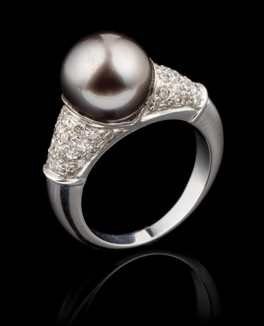 18 KT. WHITE GOLD, BLACK PEARL