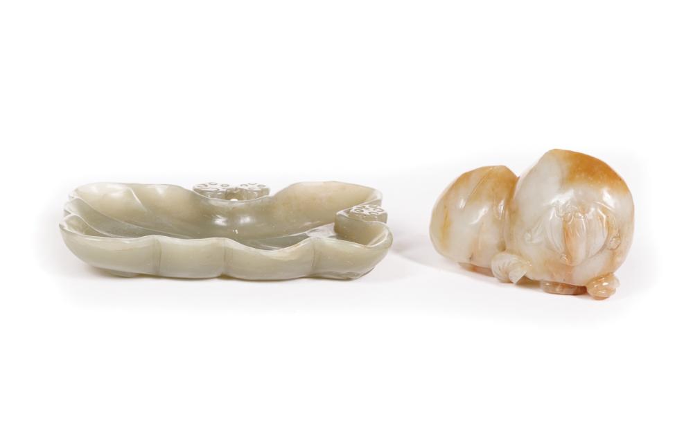 TWO CHINESE JADE PIECESTwo Chinese