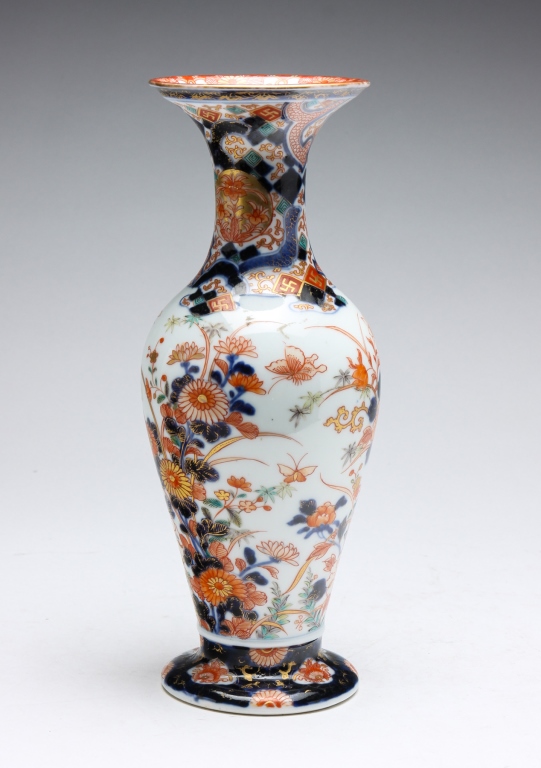 JAPANESE FUKAGAWA PORCELAIN VASE.