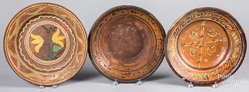 THREE REDWARE CHARGERS, 19TH C.Three