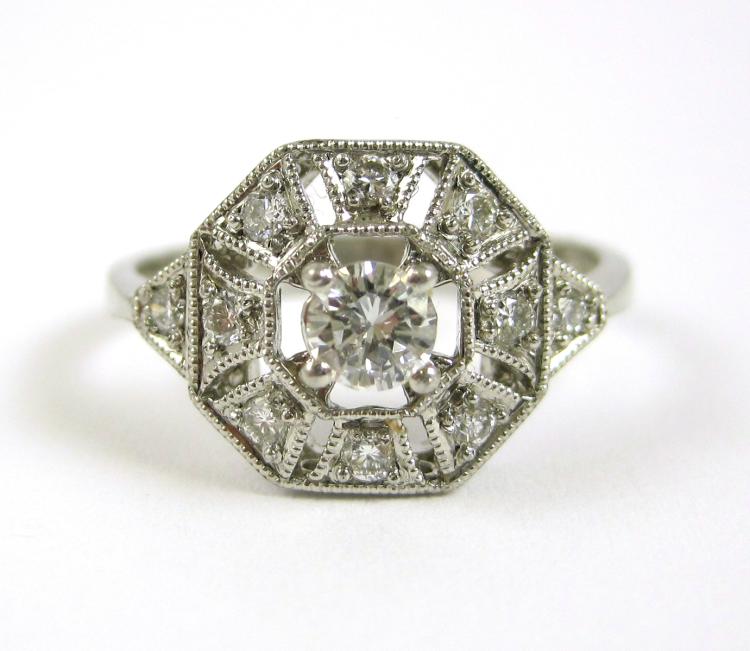 DIAMOND AND PLATINUM RING WITH 317258