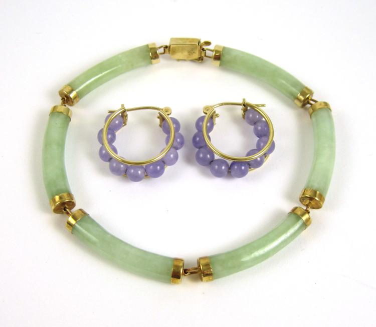 JADE AND FOURTEEN KARAT GOLD BRACELET