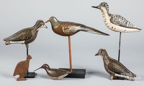 TWO CARVED AND PAINTED SHOREBIRD 31731e