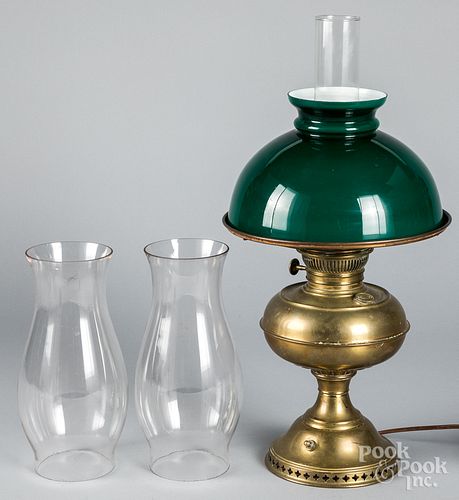 BRASS FLUID LAMP AND A PAIR OF