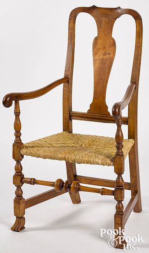 NEW ENGLAND QUEEN ANNE MAPLE ARMCHAIRNew