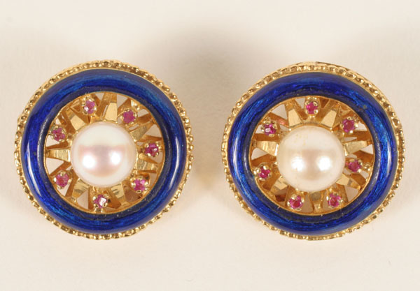 Lady's 18K gold earrings with enamel,