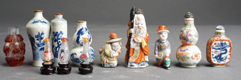 COLLECTION OF 12 CHINESE PORCELAIN 3179ed