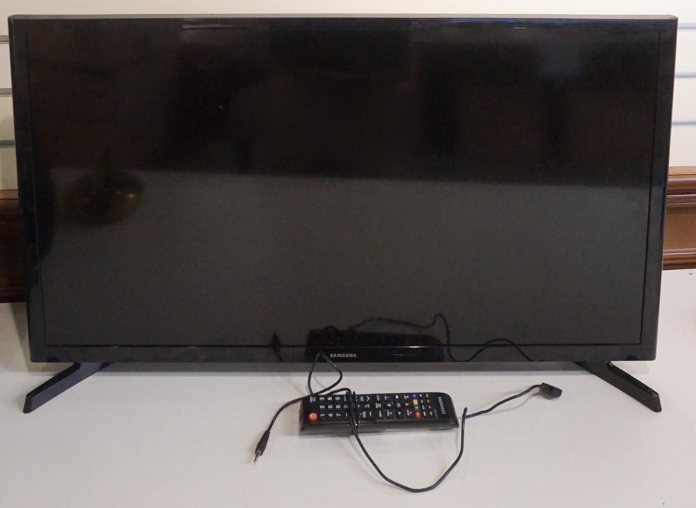 SAMSUNG 32-INCH TV WITH REMOTESamsung