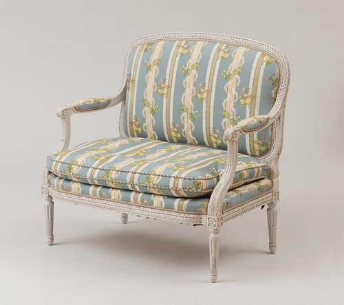 LATE LOUIS XVI WHITE PAINTED CANAP  317aaa