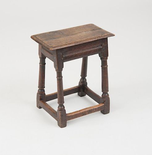 WILLIAM AND MARY OAK JOINT STOOL19 317b31