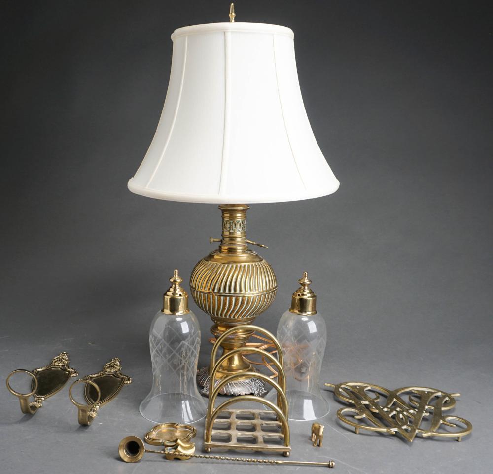 VICTORIAN BRASS TABLE LAMP PAIR 317cad