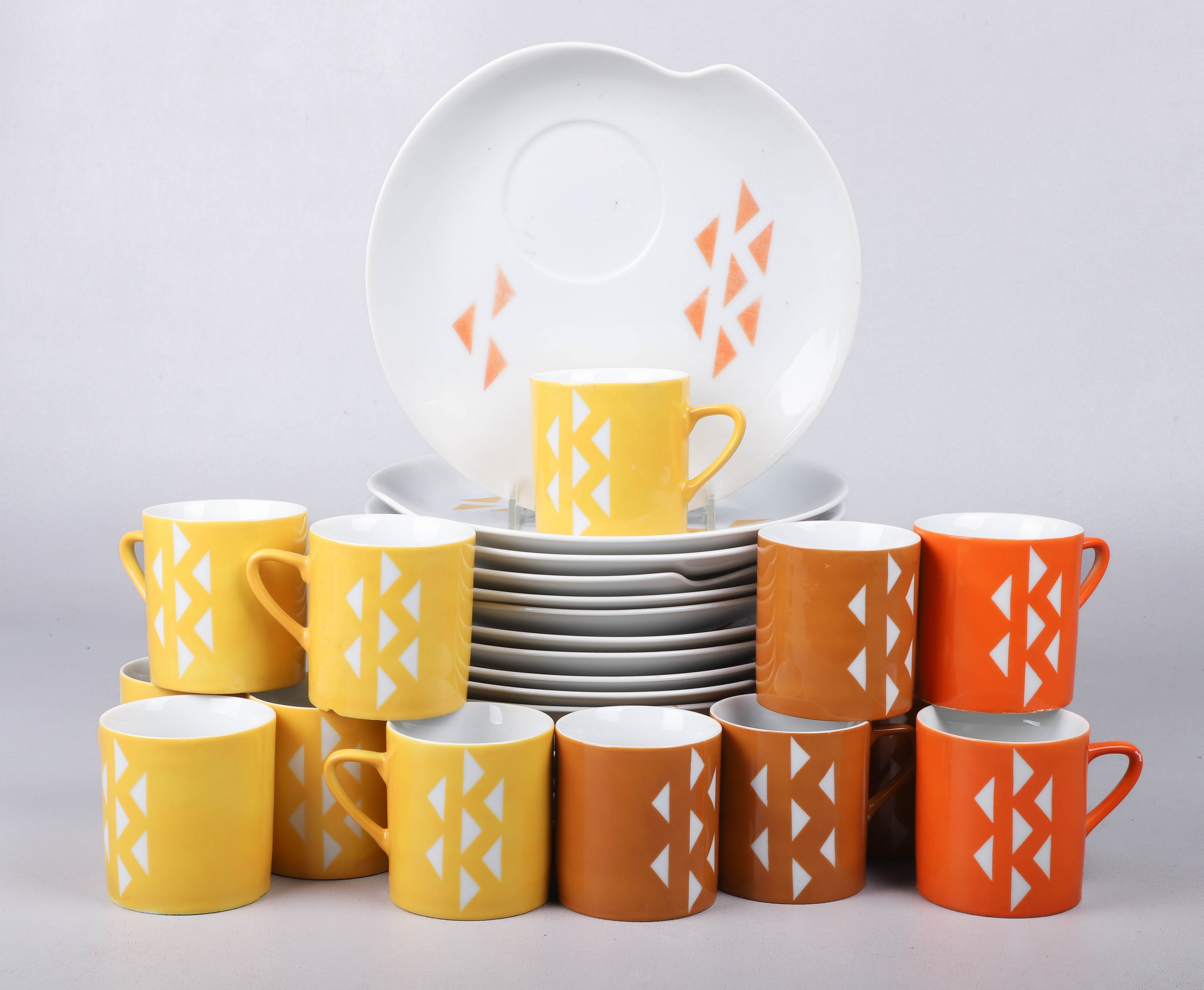 (29) Pc Luncheon set, incl mugs and