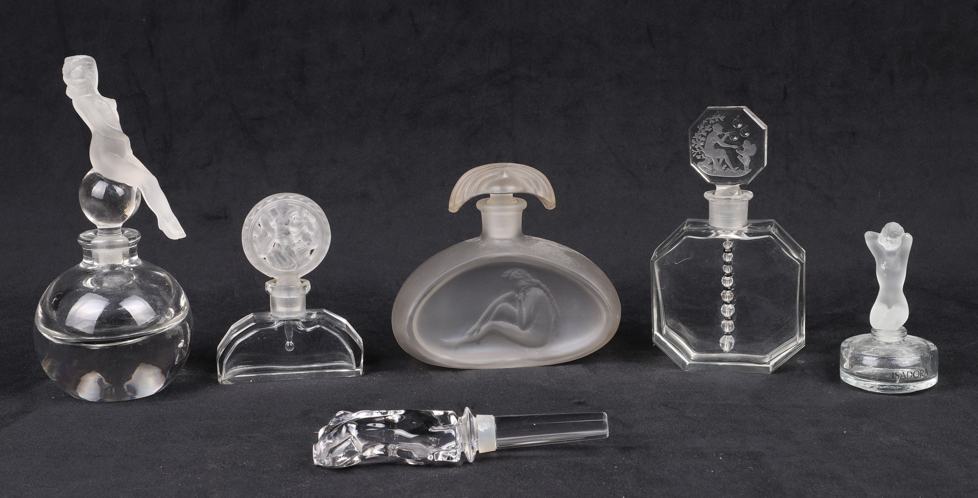 (5) Scent bottles and stopper to