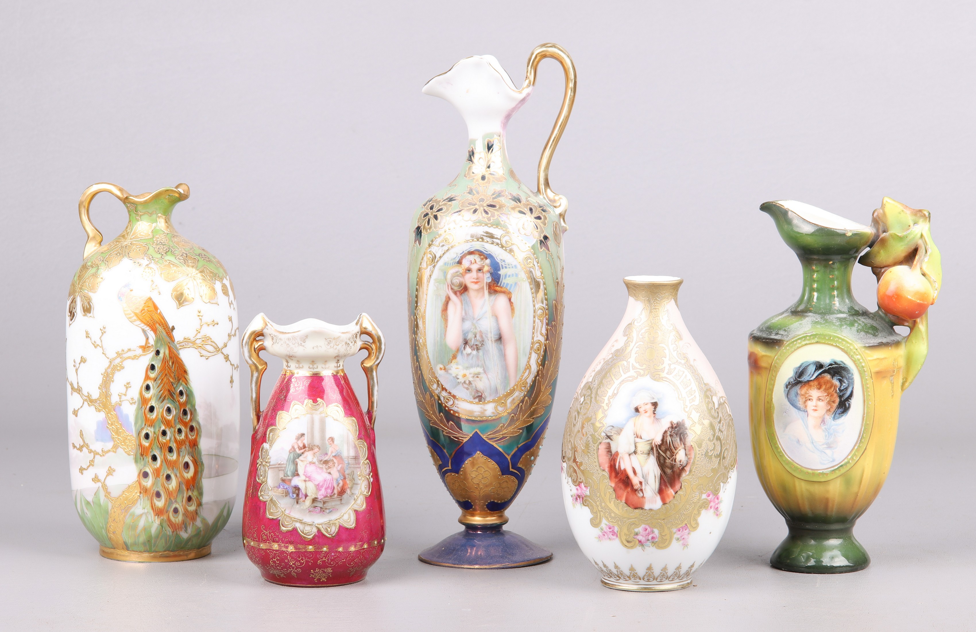 (5) Porcelain portrait vases to
